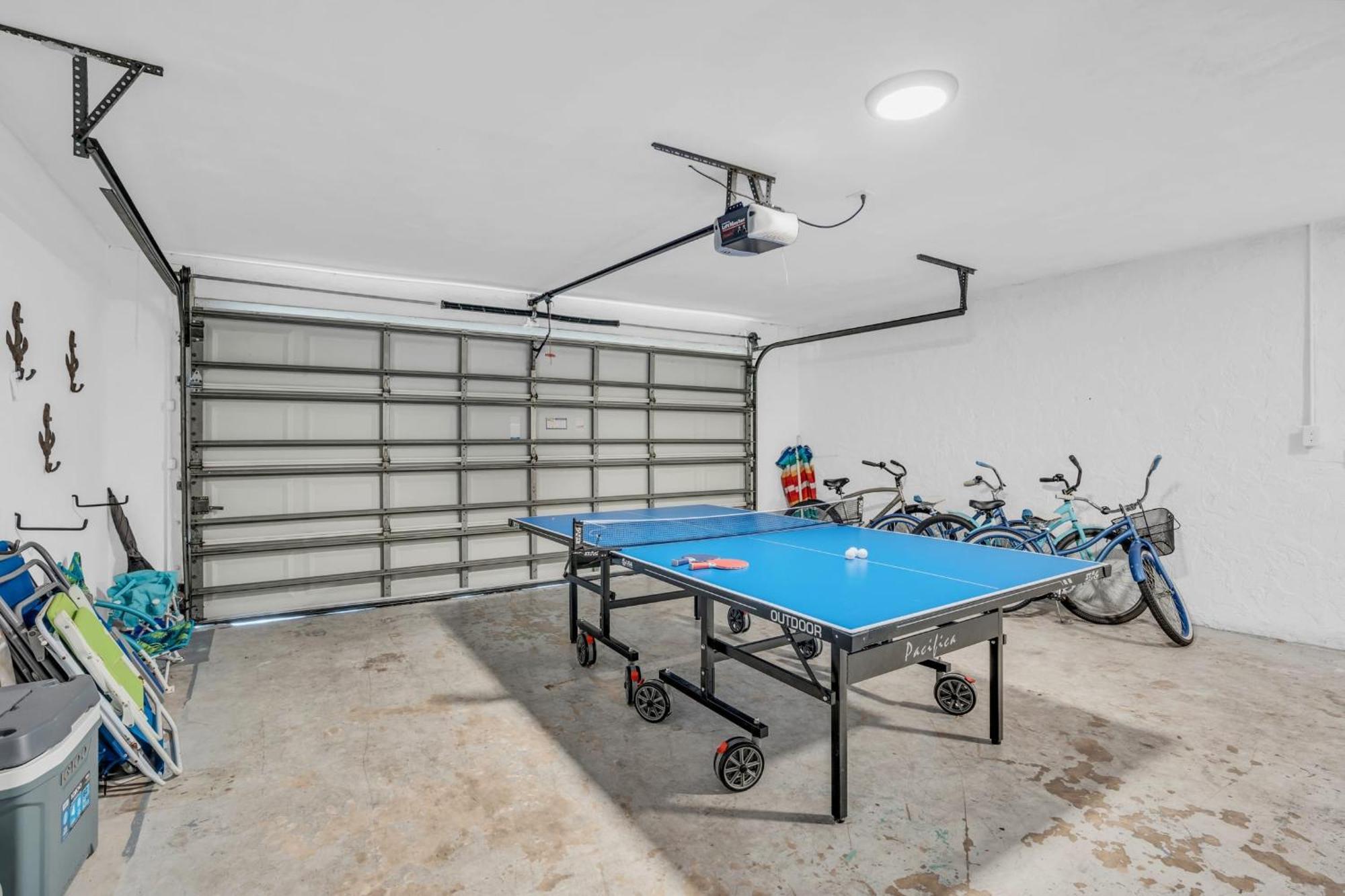 Salt Water Heated Pool Home With A Tiki Bar, A Garage Game Room And 4 Bikes Naples Exterior photo