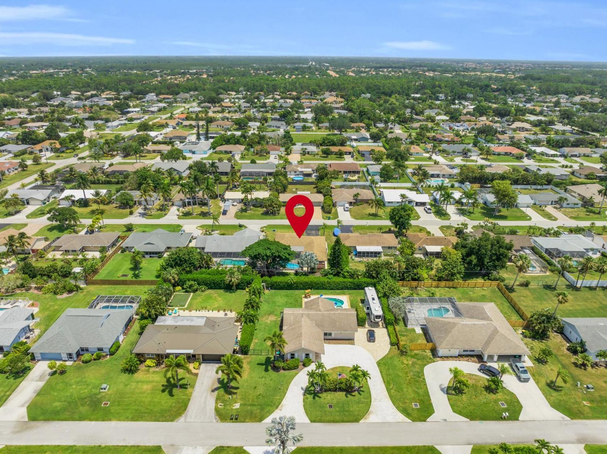 Salt Water Heated Pool Home With A Tiki Bar, A Garage Game Room And 4 Bikes Naples Exterior photo