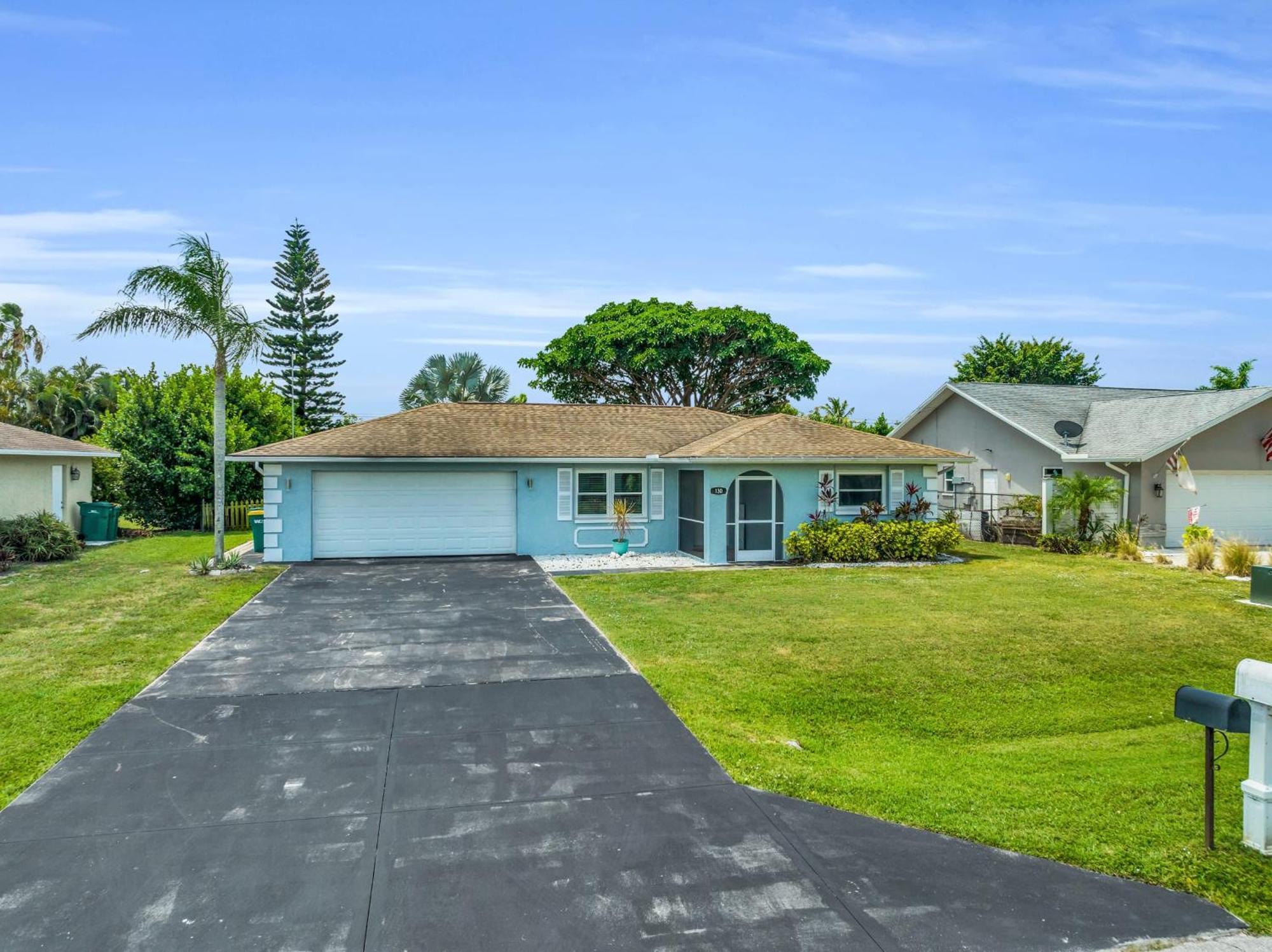 Salt Water Heated Pool Home With A Tiki Bar, A Garage Game Room And 4 Bikes Naples Exterior photo